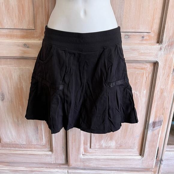 Athleta Black Skirt with Shorts Women’s Small - Picture 3 of 8